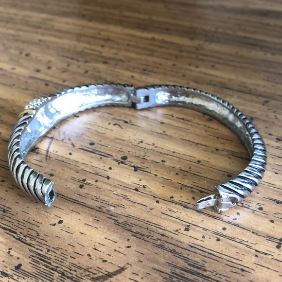 UNIQUE Cuff Bracelet - Picture 4 of 7